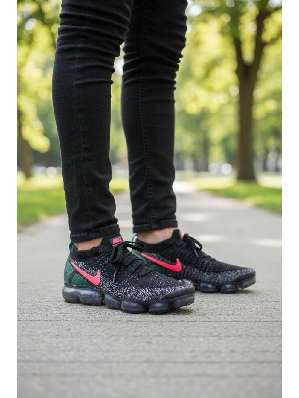 Nike Air VaporMax Flyknit 2 Black Hot Punch 942842-003 Men’s Size 10.5